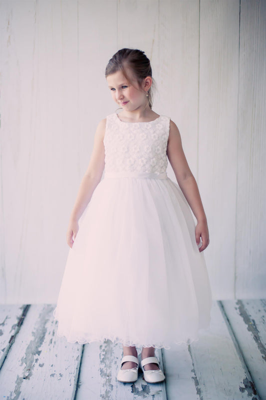 Communion Dress Trends: Choosing the Dress Without Compromising Style