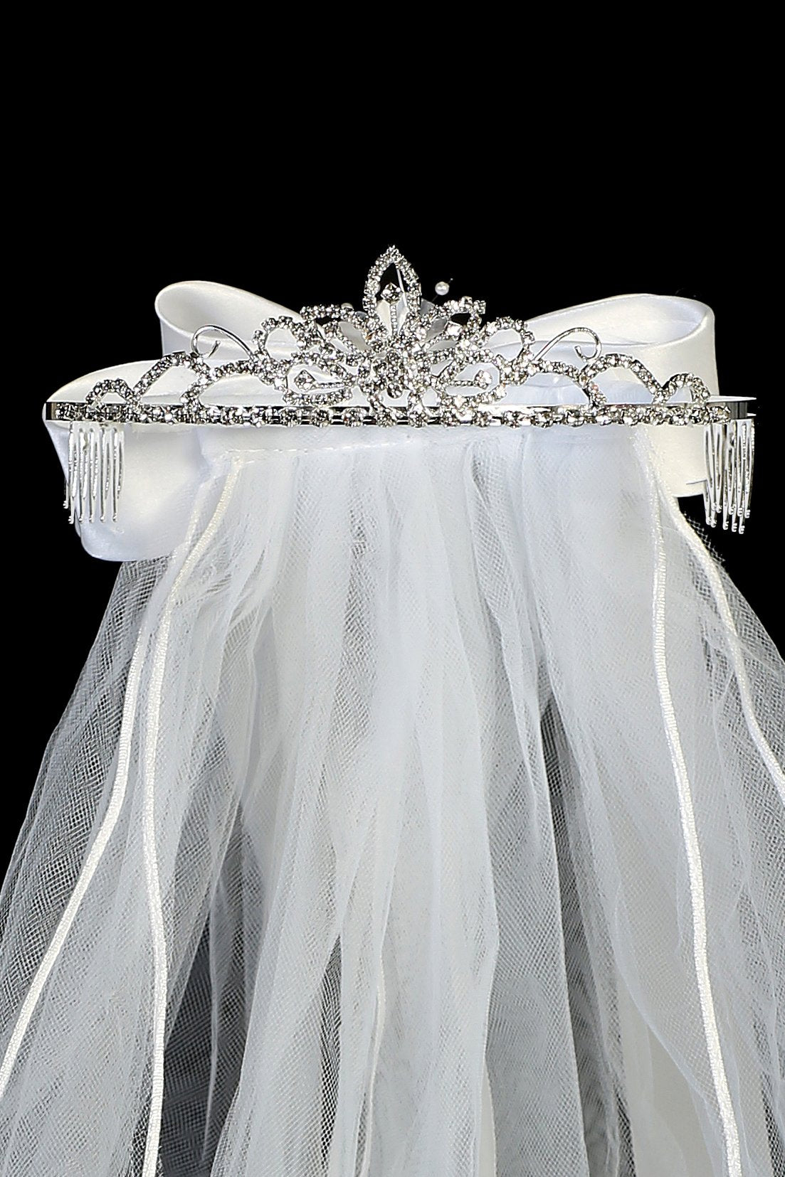 https://kidsdreamus.com/cdn/shop/products/accessories-princess-crown-veil-2.jpg?v=1634764337&width=1445
